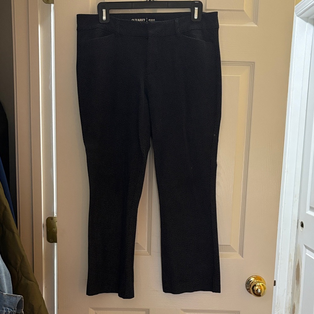 Old Navy Dark Navy Pixie Pants